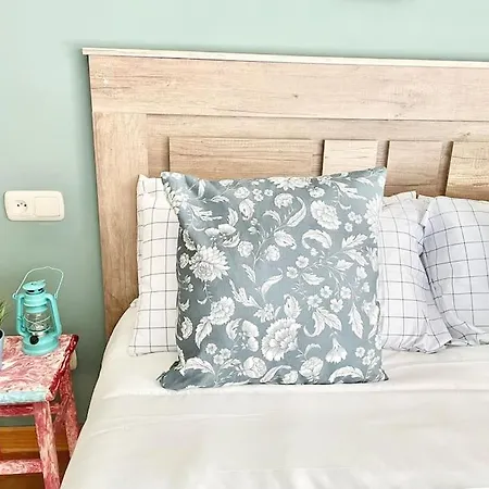 Tycher House Apartment Candas